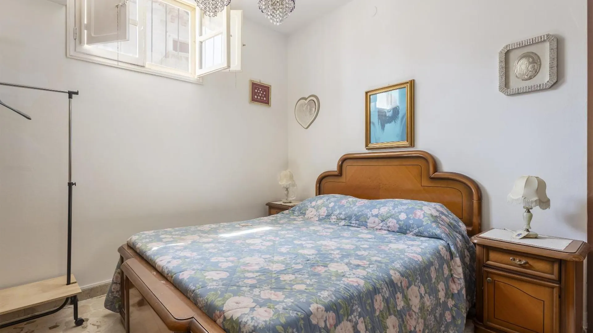 Villa Al Castello Ficarazzi 0*,
